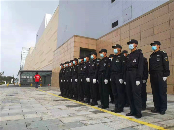 �����L��